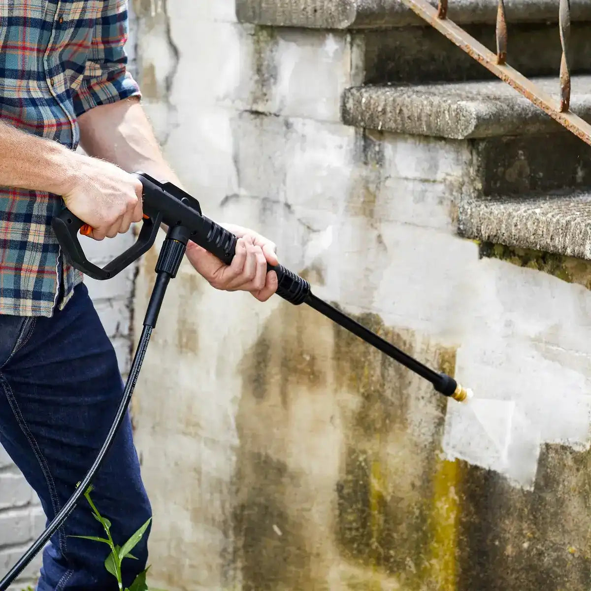 13 Amp 1800 PSI 1.2 GPM pressure washer