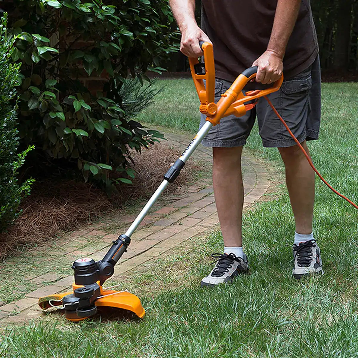 6 Amp 15'' string trimmer/edger