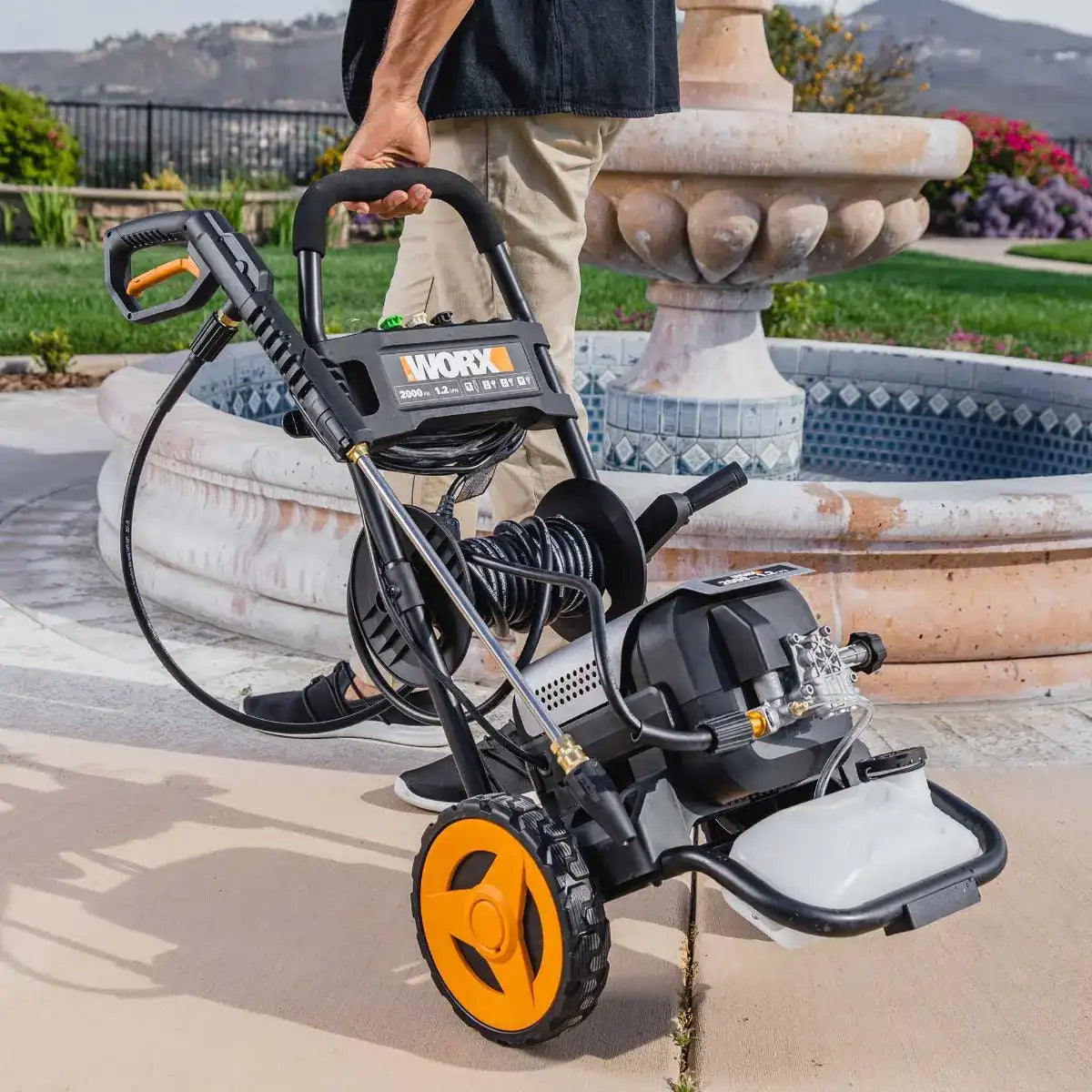 13 Amp 2000 PSI 1.2 GPM pressure washer