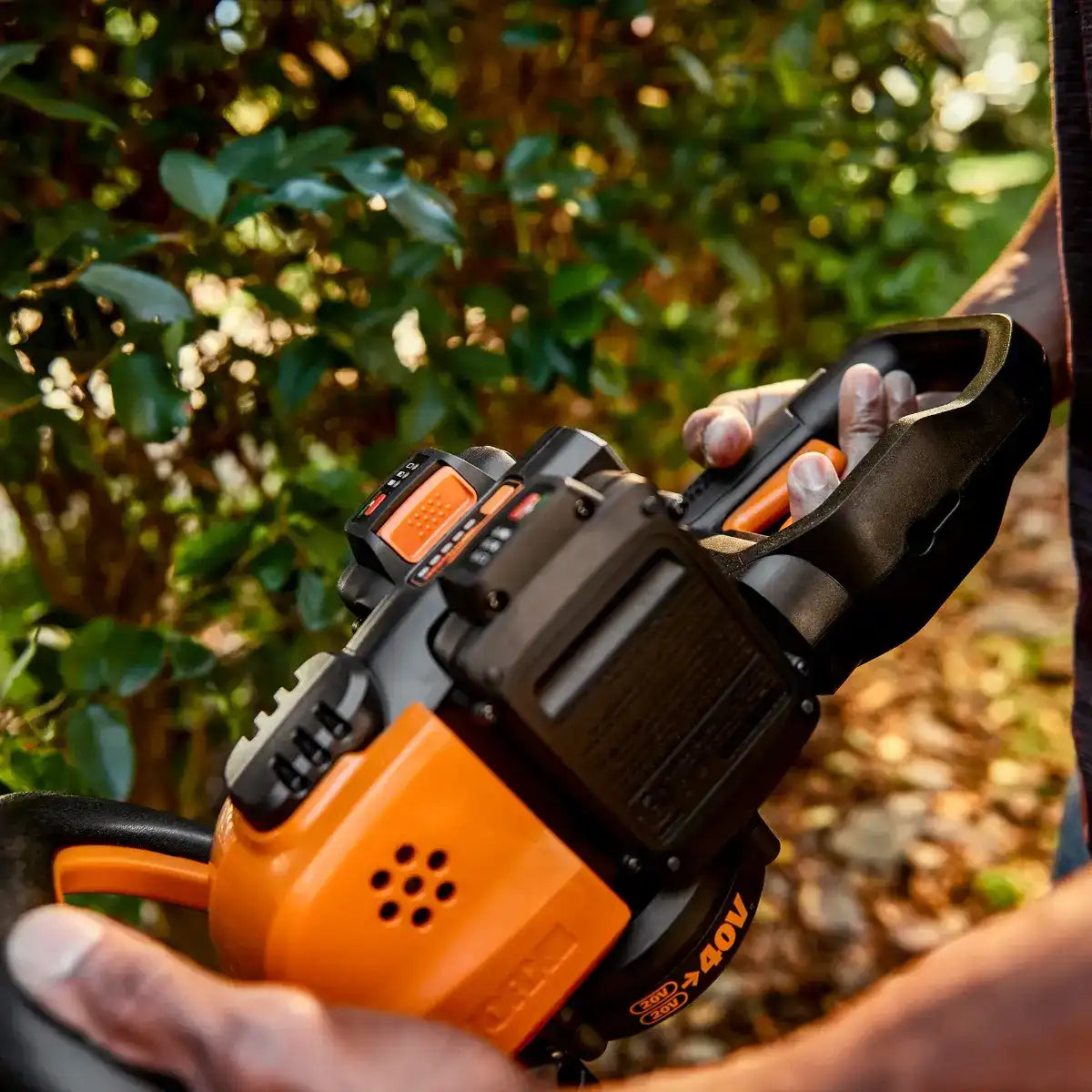 40V Power Share Cordless 24" Hedge Trimmer (2x20V) (Discontinued)