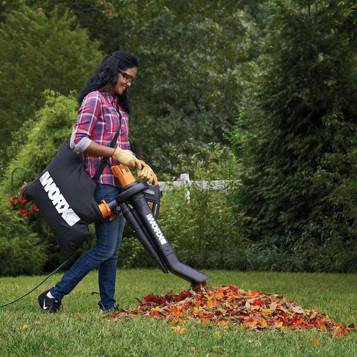 12 Amp 350 CFM 210 MPH leaf blower /mulcher / vacuum