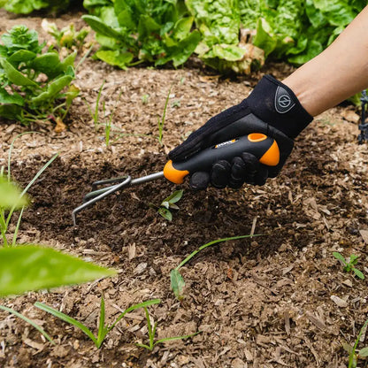 3-tine hand garden cultivator
