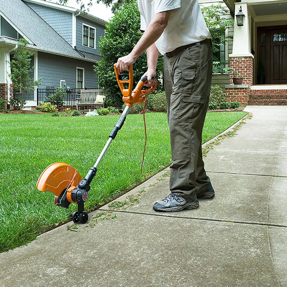 6 Amp 15'' string trimmer/edger