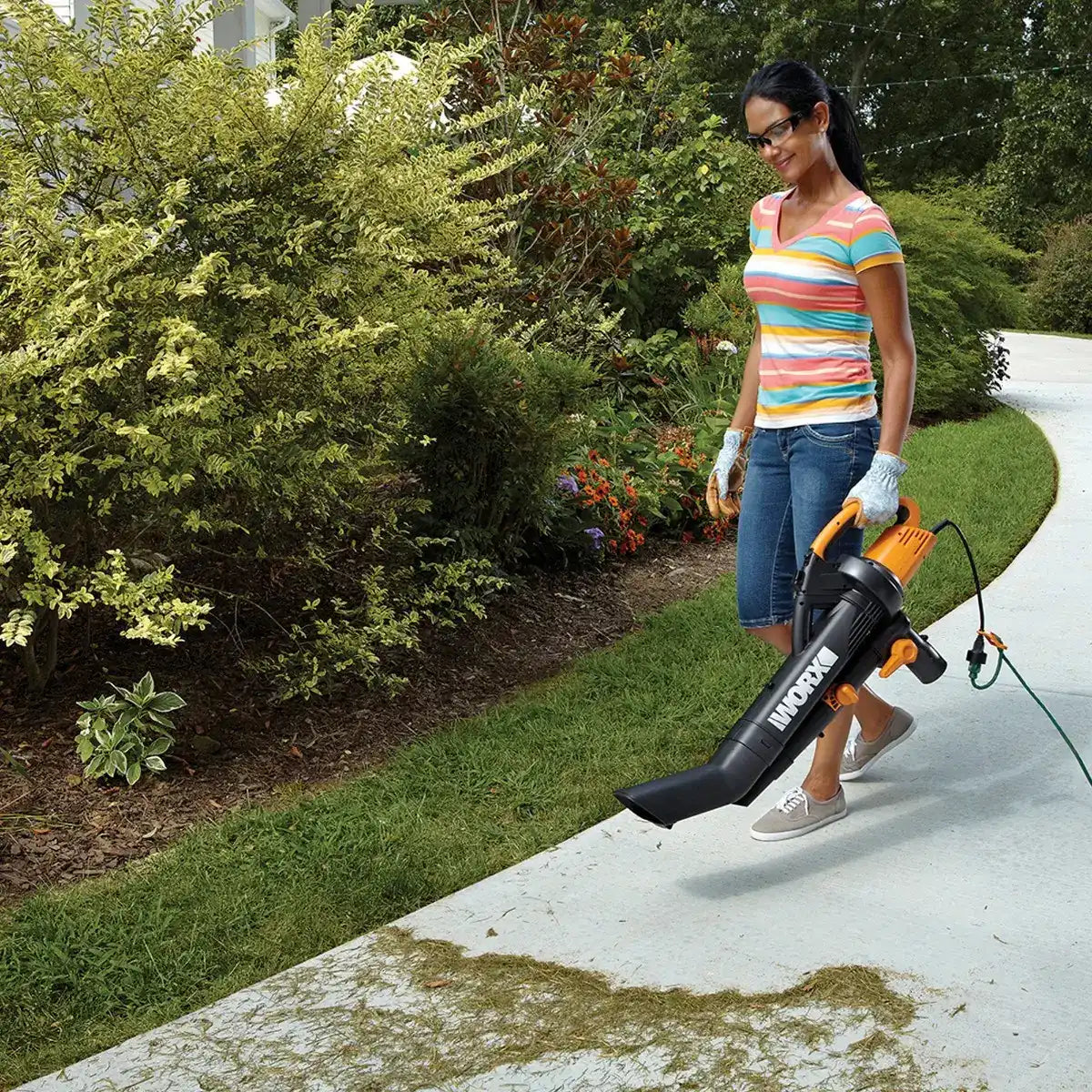 12 Amp 350 CFM 210 MPH leaf blower /mulcher / vacuum